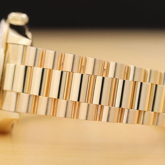 Rolex Day-Date Men's 1.5CT+ Diamond Watch w/ factory box + hang tag - Picture 7 of 9